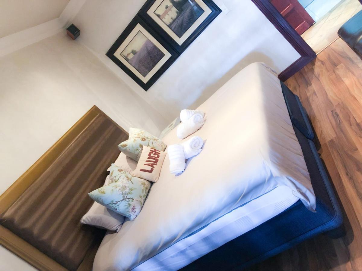 Spacube Luxury Suites And Spa Pretoria-Noord Esterno foto