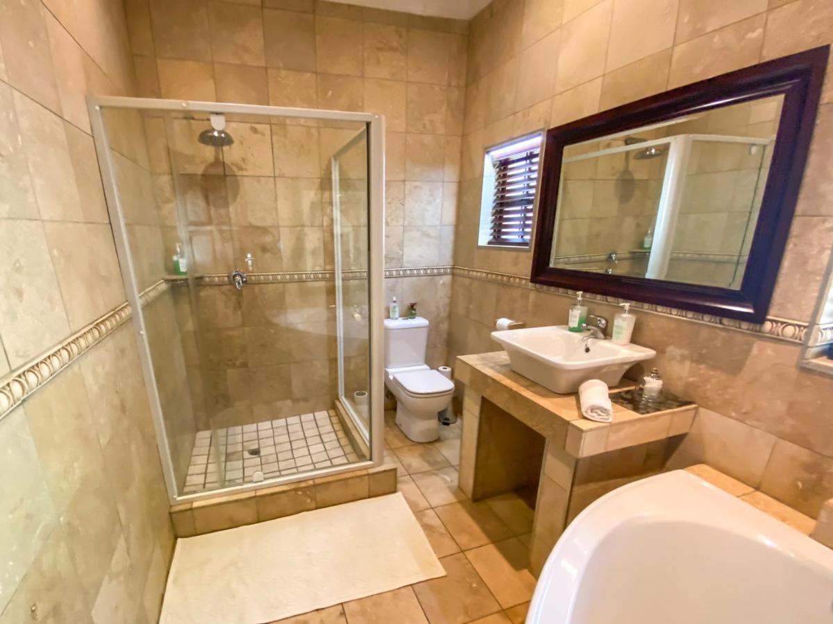 Spacube Luxury Suites And Spa Pretoria-Noord Esterno foto