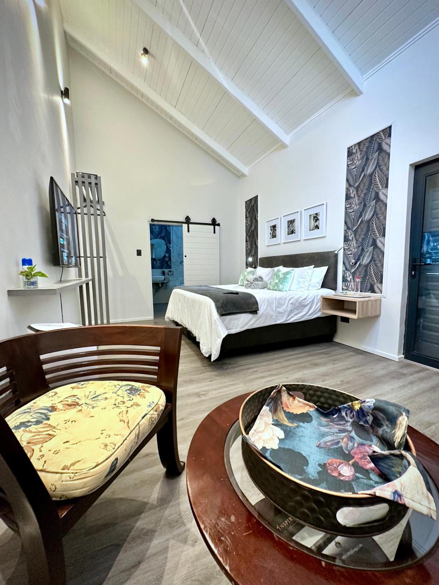 Spacube Luxury Suites And Spa Pretoria-Noord Esterno foto